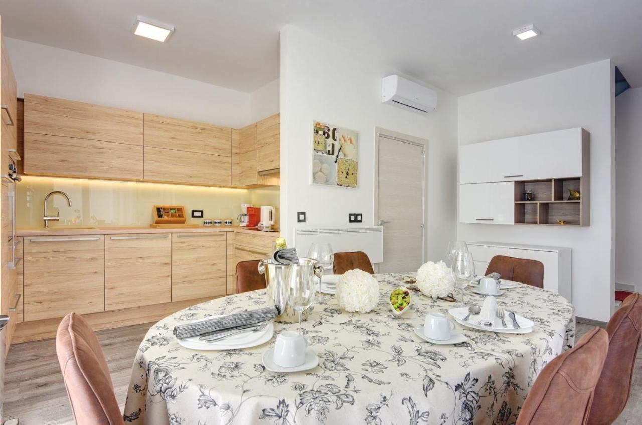 Sunce Villa *
